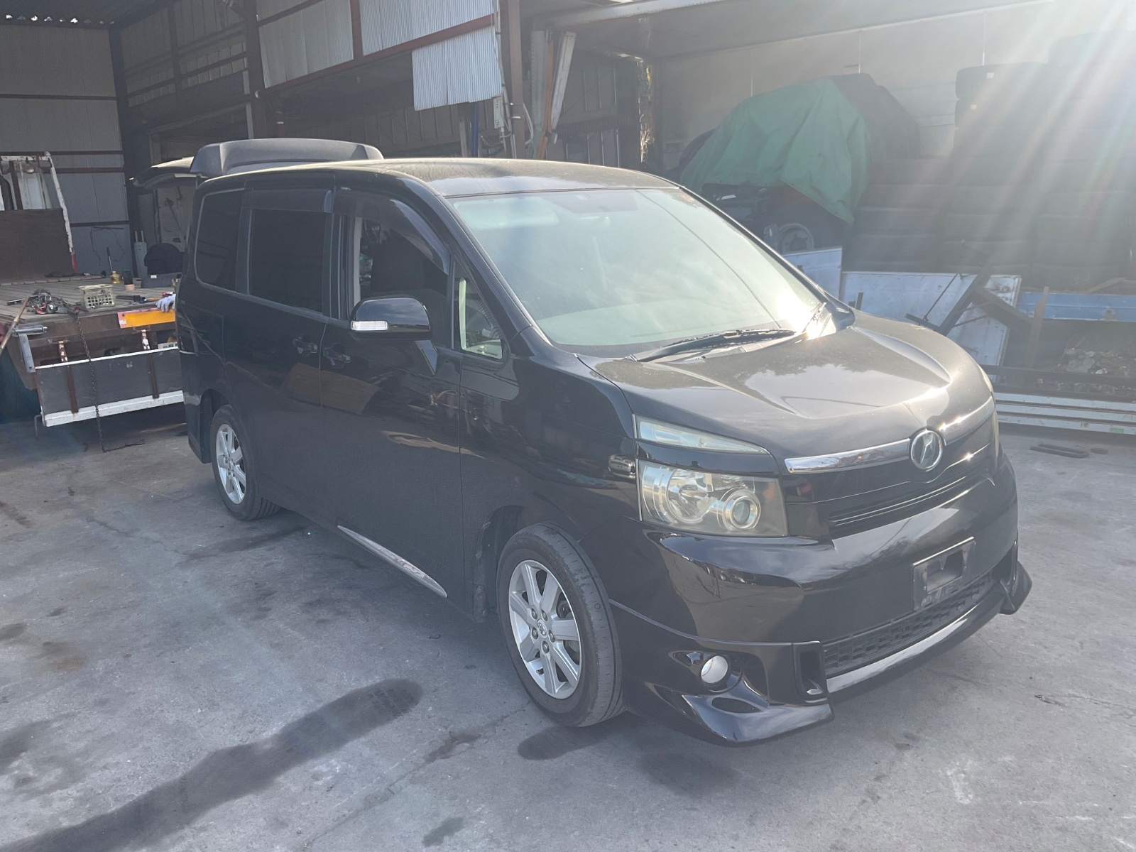 TOYOTA NOAH